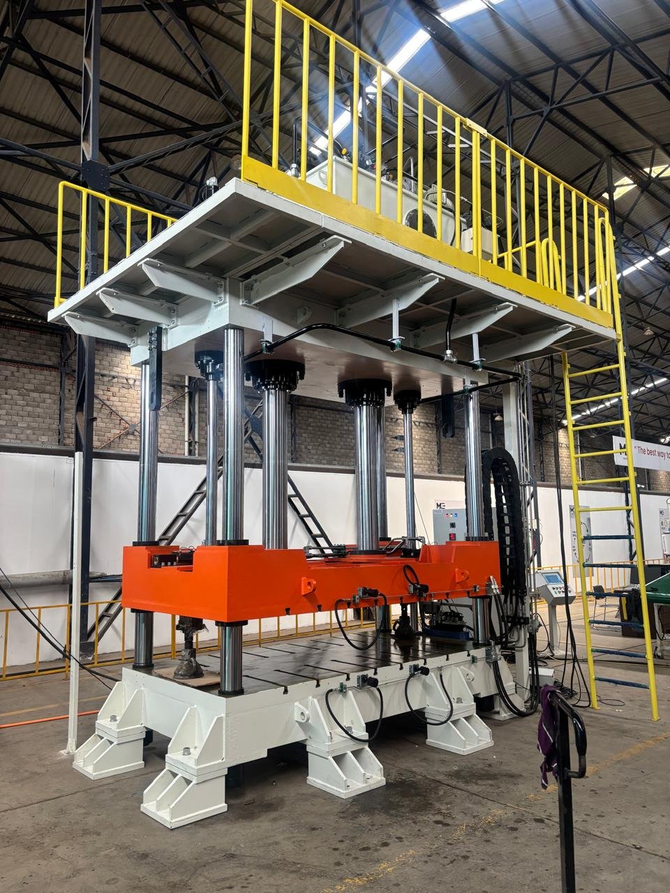 FRP and SMC Molding Machine manufactured by Desire Hydraulics in Pune