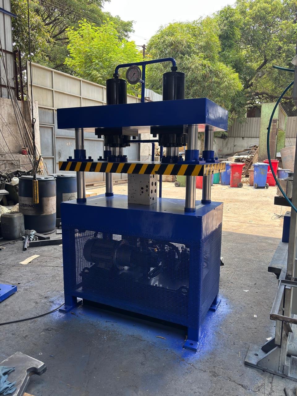Hydraulic Trimming Press Machine manufactured by Desire Hydraulics in Pune