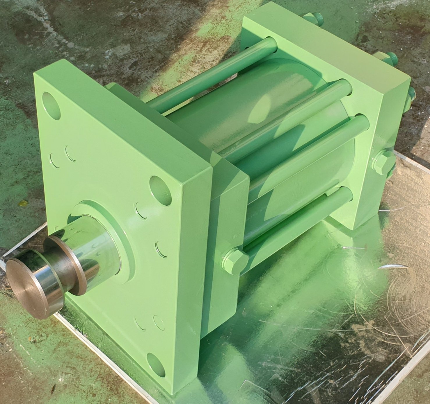 Close-up of a tie-rod Hydraulic Cylinder with extended piston rod, Desire Hydraulics Pune