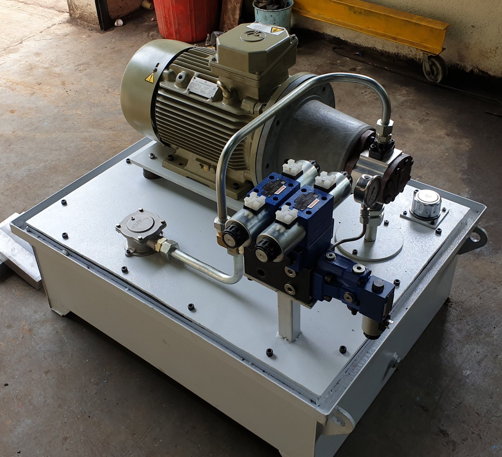 Hydraulic Power Pack with gear pump, Rexroth solenoid valves and pressure gauge, Pune manufacturer