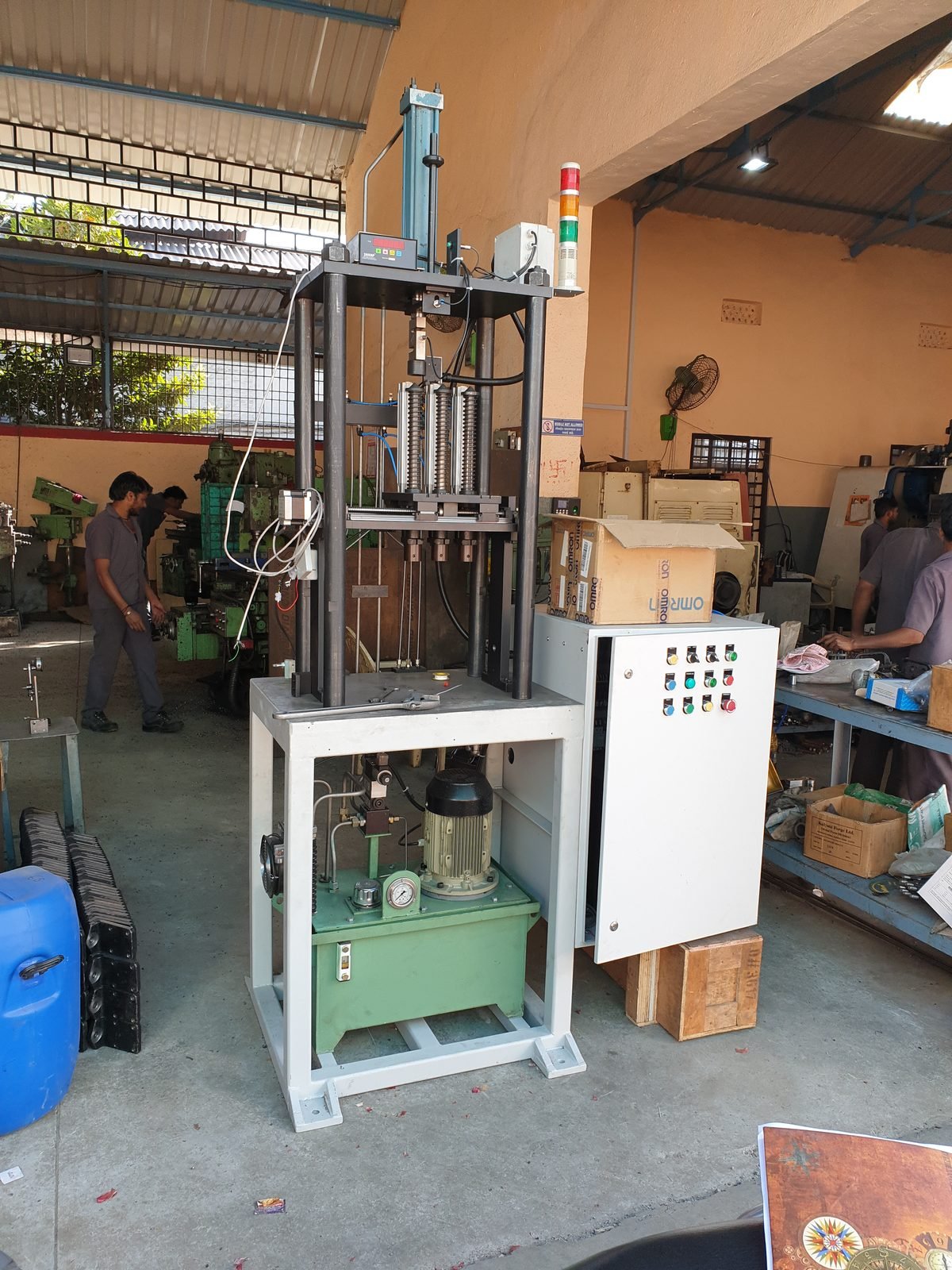 1 Ton Hydraulic Press semi-product with green power pack, manufactured in Pune